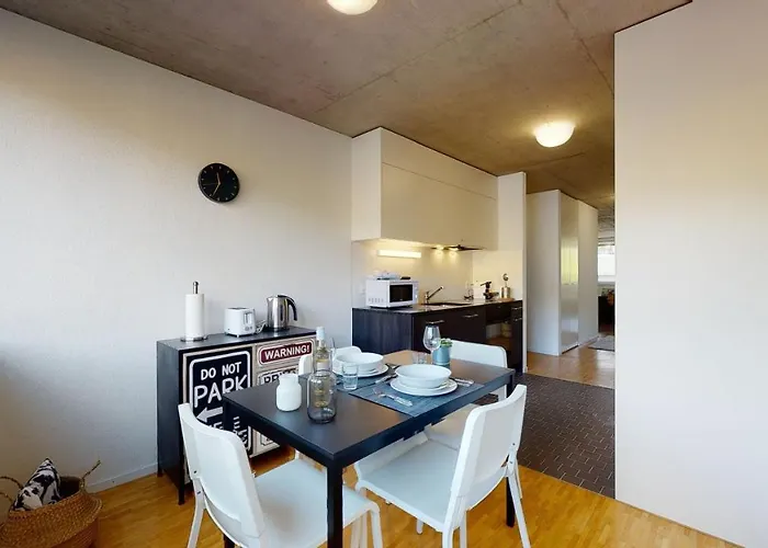 Bright And Luminous 2-bedroom-flat In Downtown Сион