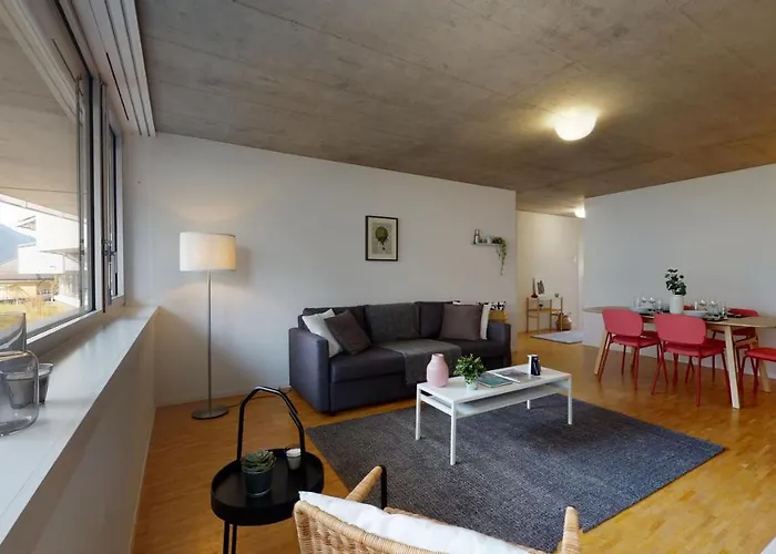 Bright And Luminous 2-bedroom-flat In Downtown Сион