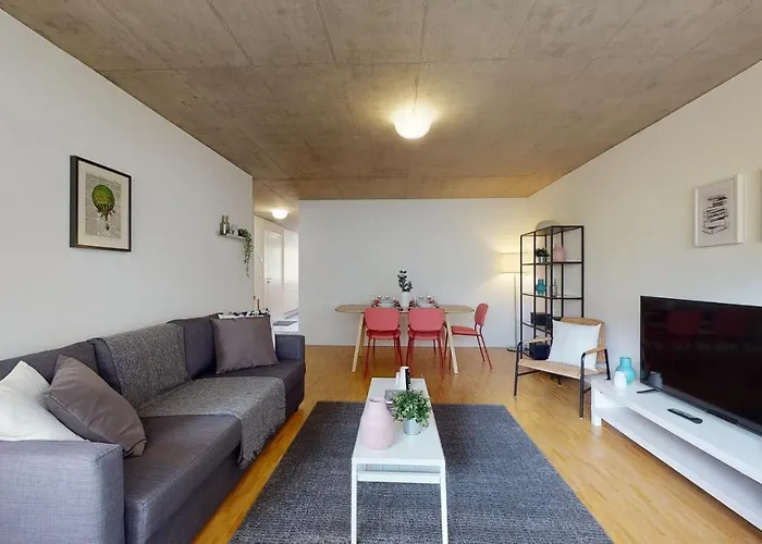 Bright And Luminous 2-bedroom-flat In Downtown Appartement