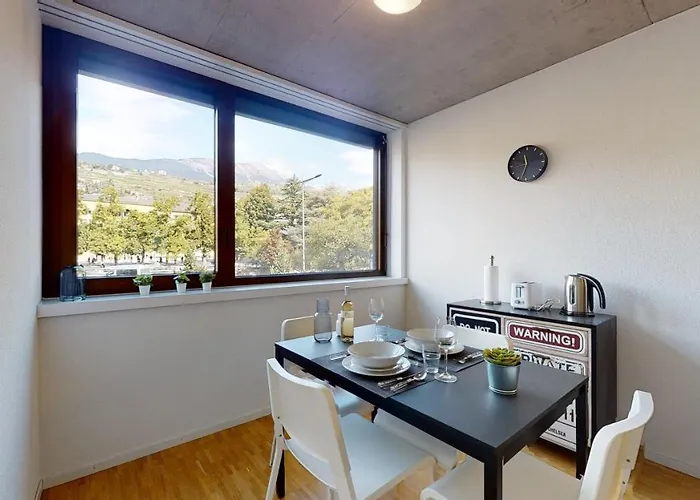 Appartement Bright And Luminous 2-bedroom-flat In Downtown Sion