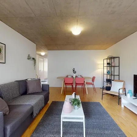 Bright And Luminous 2-bedroom-flat In Downtown Apartment